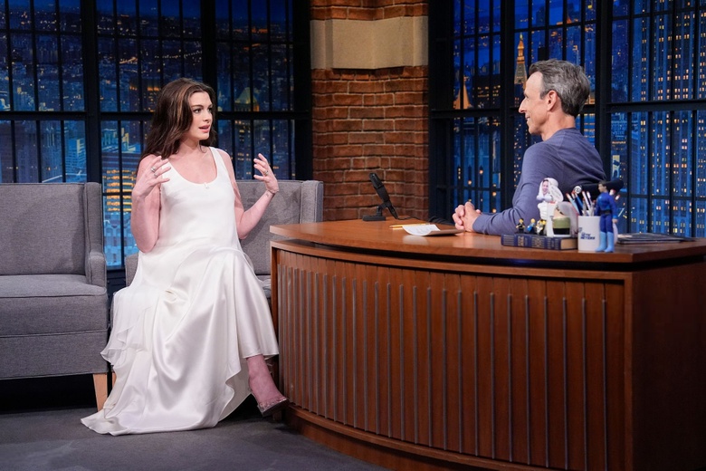Anne Hathaway’s Stunning Style Glow Up on the Red Carpet!