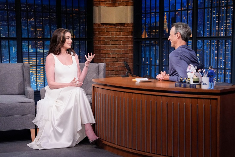 Anne Hathaway’s Stunning Style Glow Up on the Red Carpet!