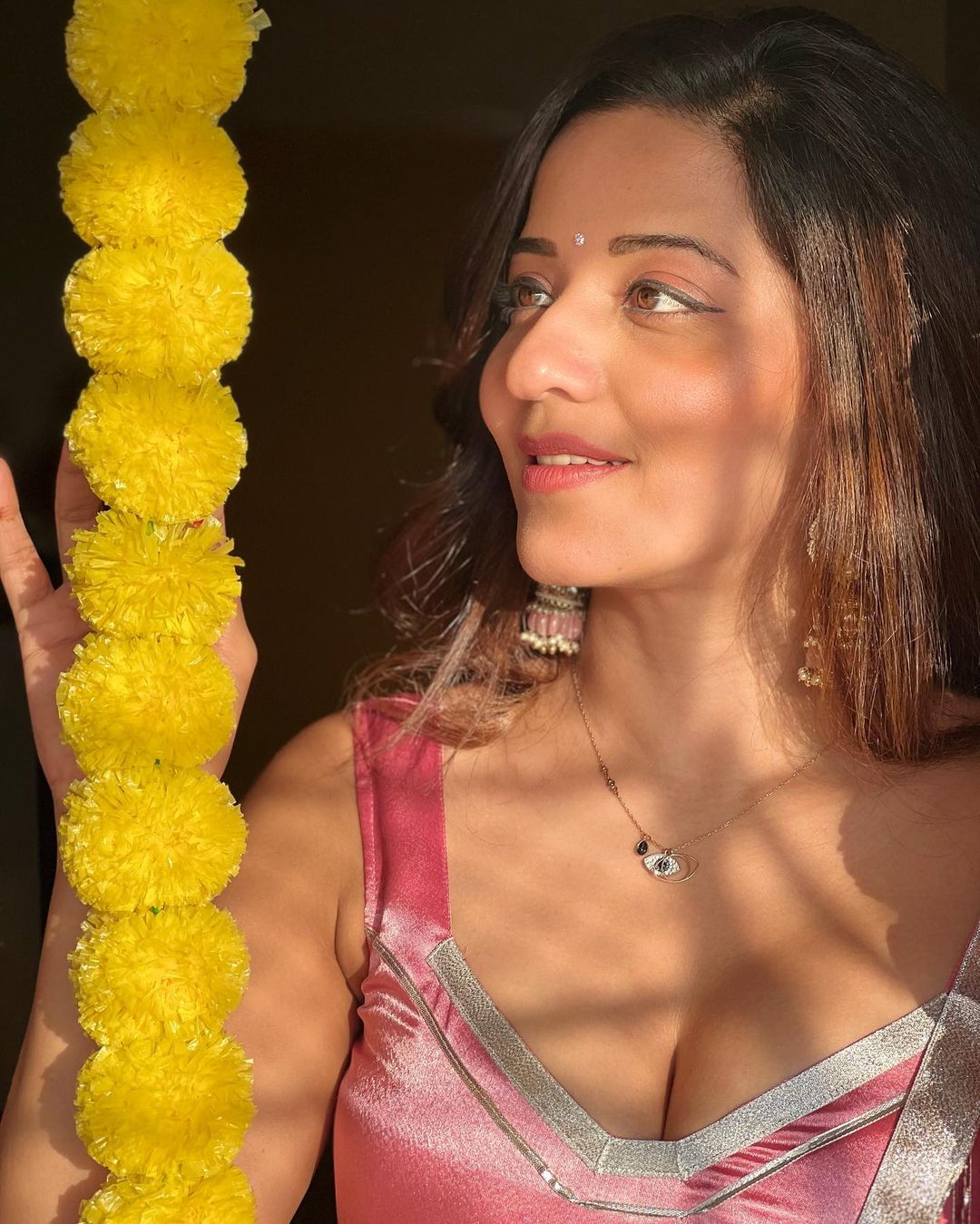 Antara Biswas Monalisa Stunning Glamour Photos Gallery