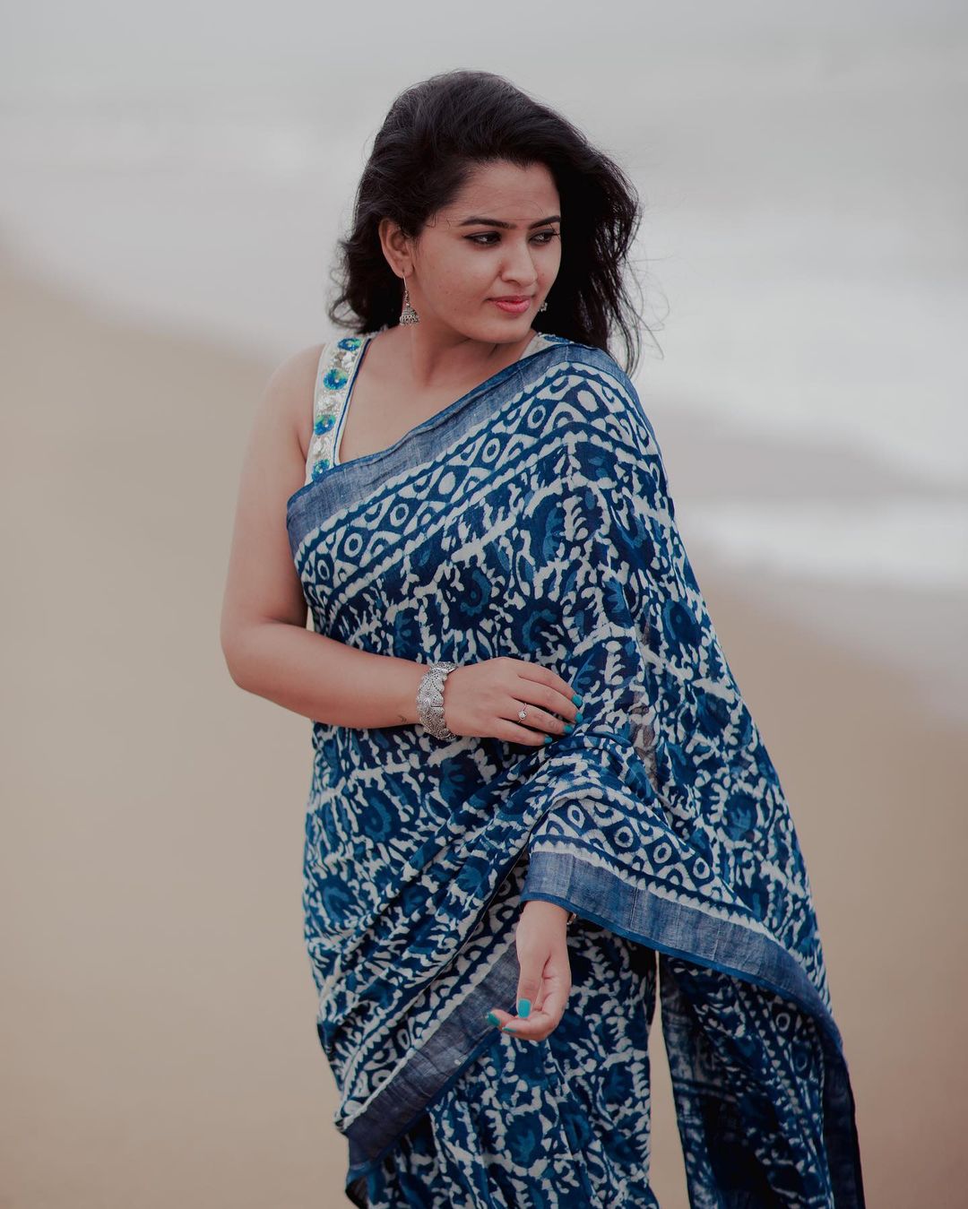 Anu Shivv's Coastal Charm: Flowing in Blue and White