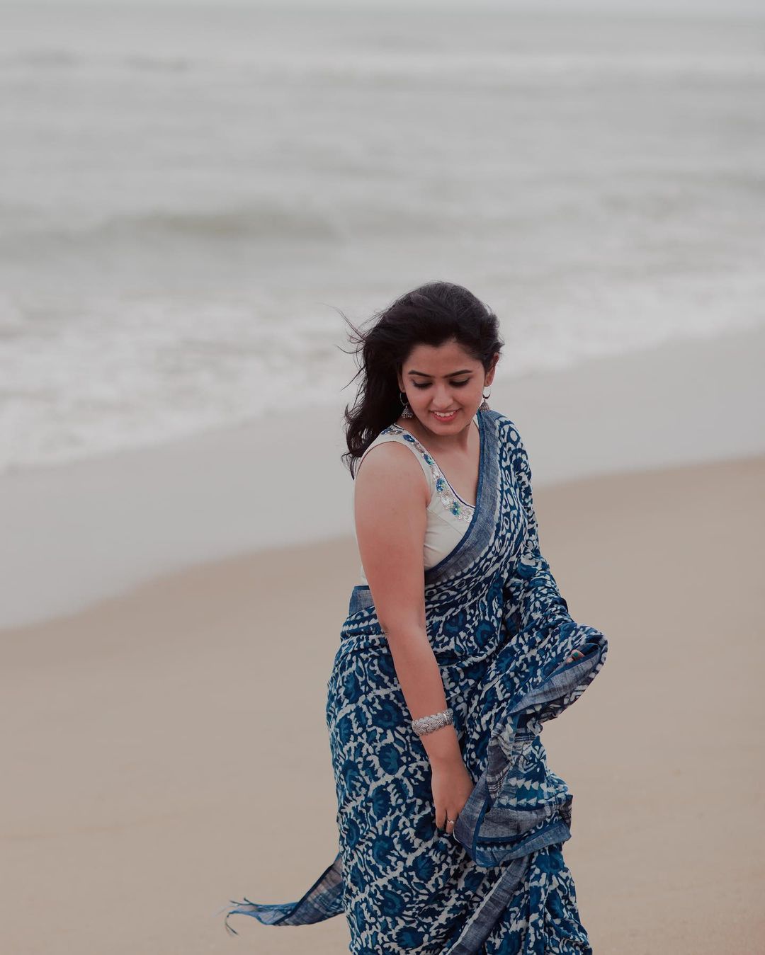 Anu Shivv's Coastal Charm: Flowing in Blue and White