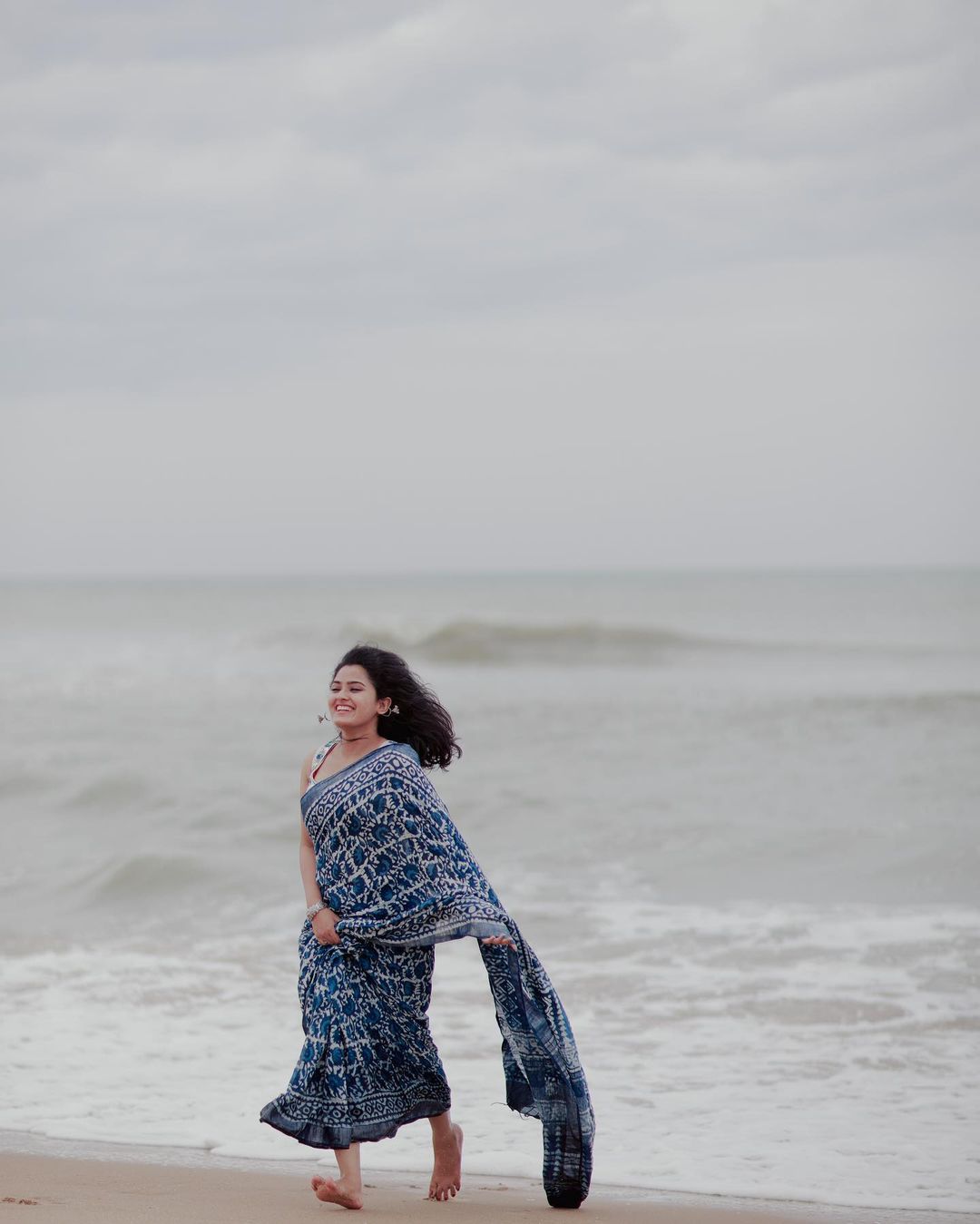 Anu Shivv's Coastal Charm: Flowing in Blue and White
