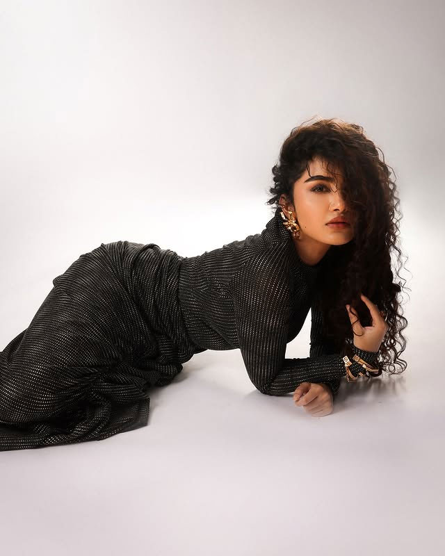 Anupama Parameswaran's Cozy Chic Curls Moment