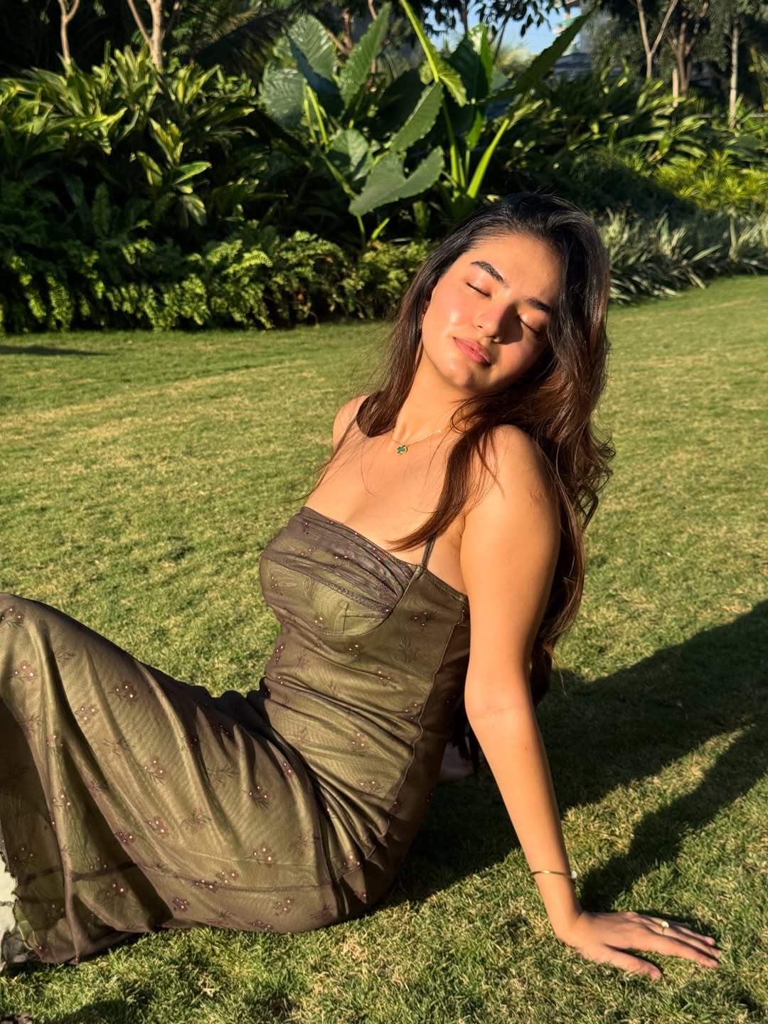 Anushka Sen's Stunning Ethnic Glamour Looks Steal The Spotlight!