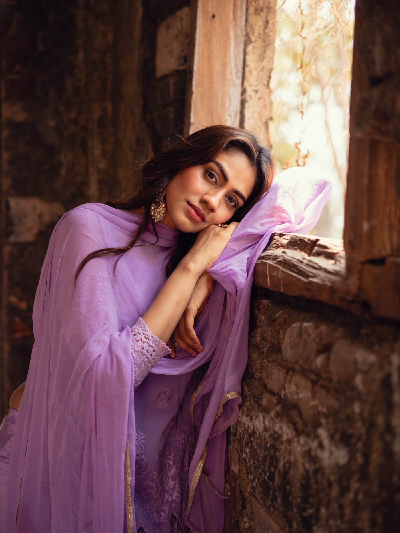 Apeksha Porwal's Chic Style Moments Unveiled