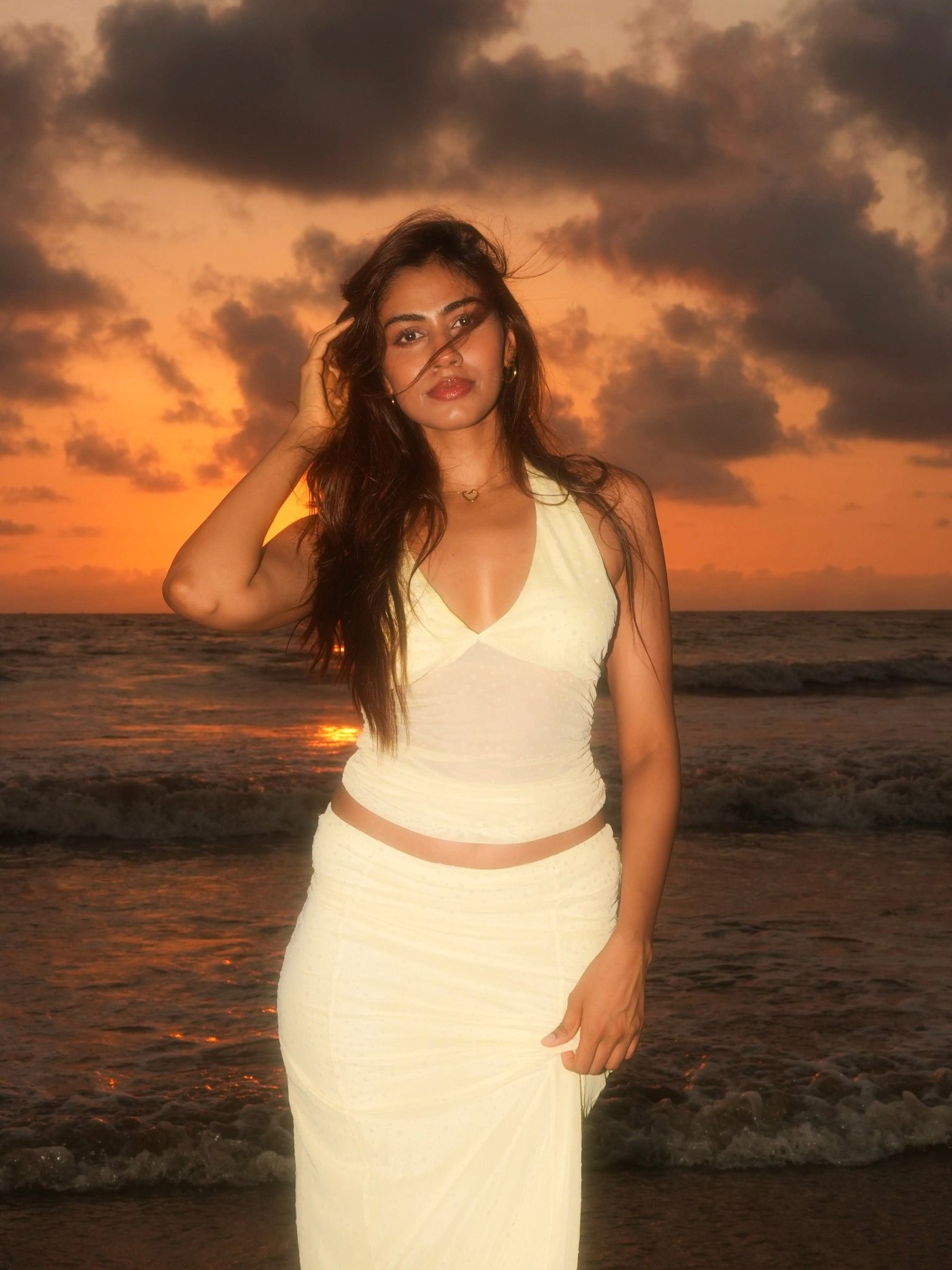 Apeksha Porwal's Chic Style Moments Unveiled