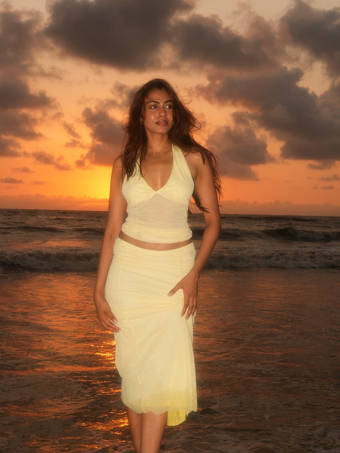 Apeksha Porwal's Chic Style Moments Unveiled