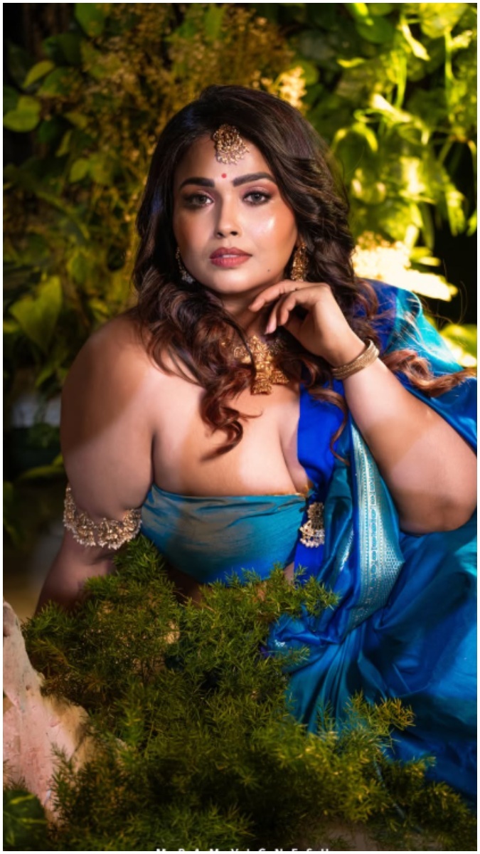 Archana Mariyappan Stunning Blue Saree Photos at 41 Years