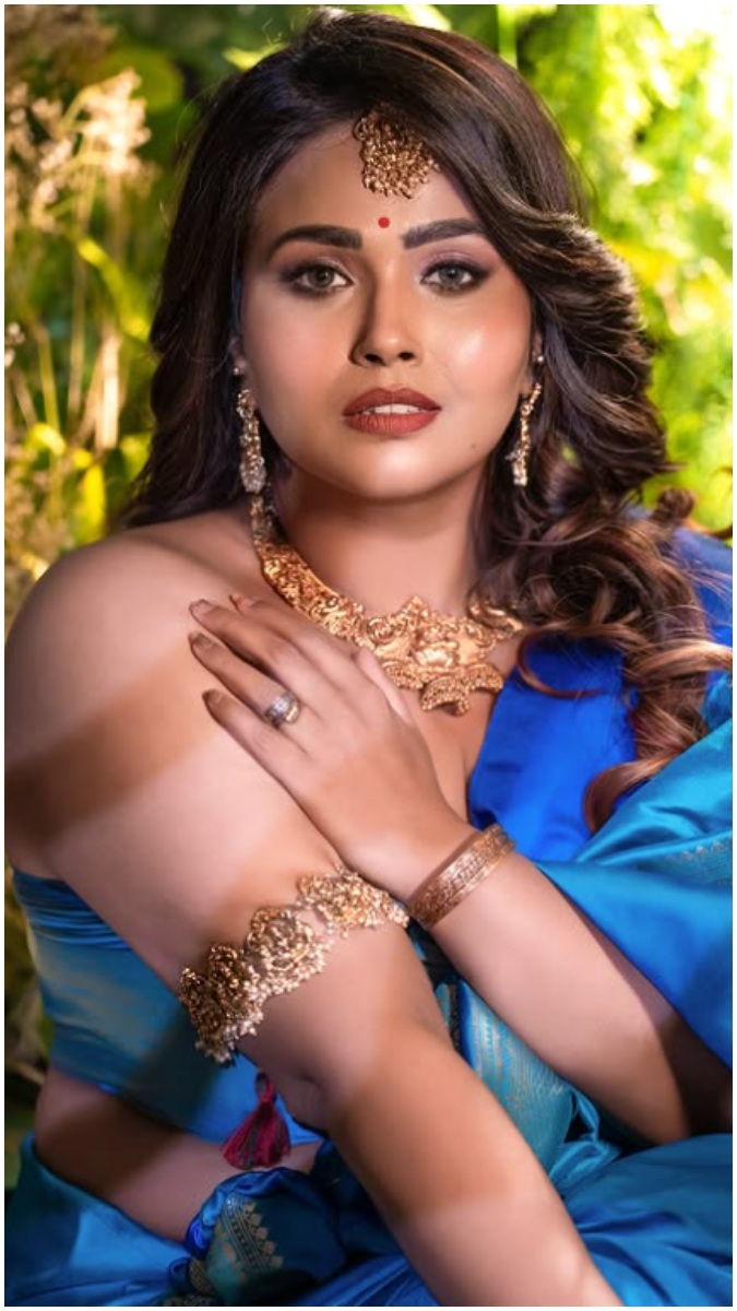 Archana Mariyappan Stunning Blue Saree Photos at 41 Years