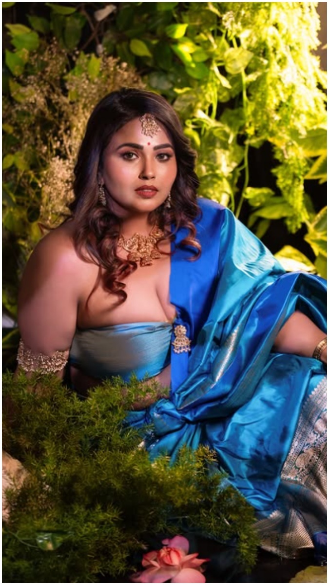 Archana Mariyappan Stunning Blue Saree Photos at 41 Years