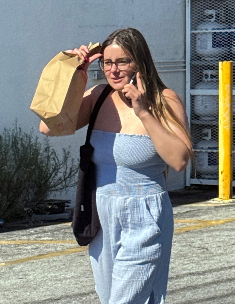Ariel Winter's Stunning Look Captures Fans Worldwide
