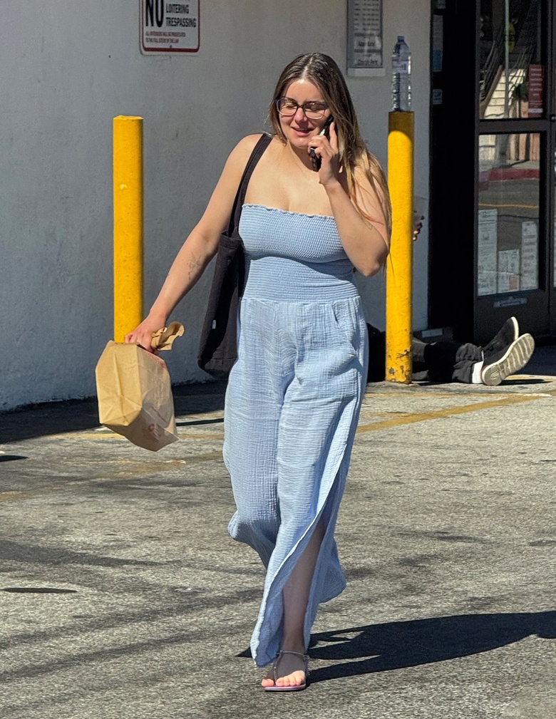 Ariel Winter's Stunning Look Captures Fans Worldwide