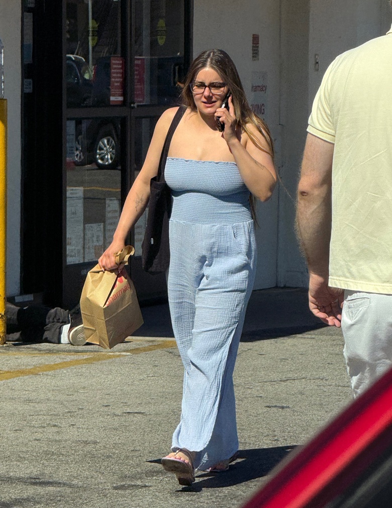 Ariel Winter's Stunning Look Captures Fans Worldwide
