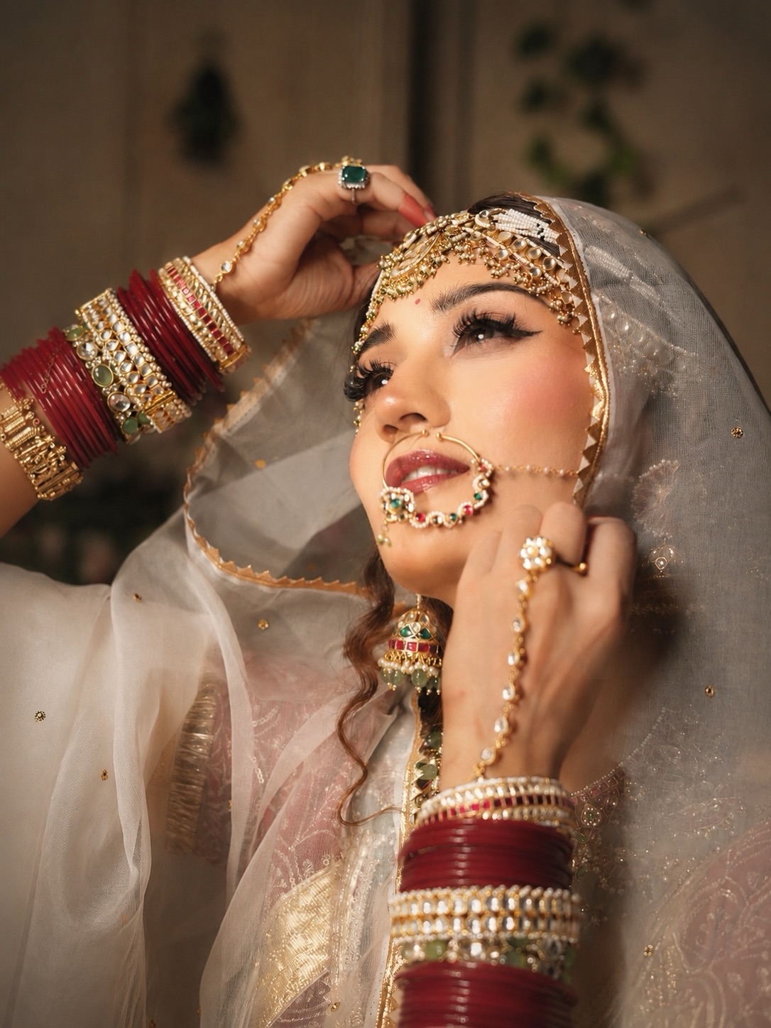 Arushi Nishank Dazzles in Royal Indian Couture: A Bridal Dream