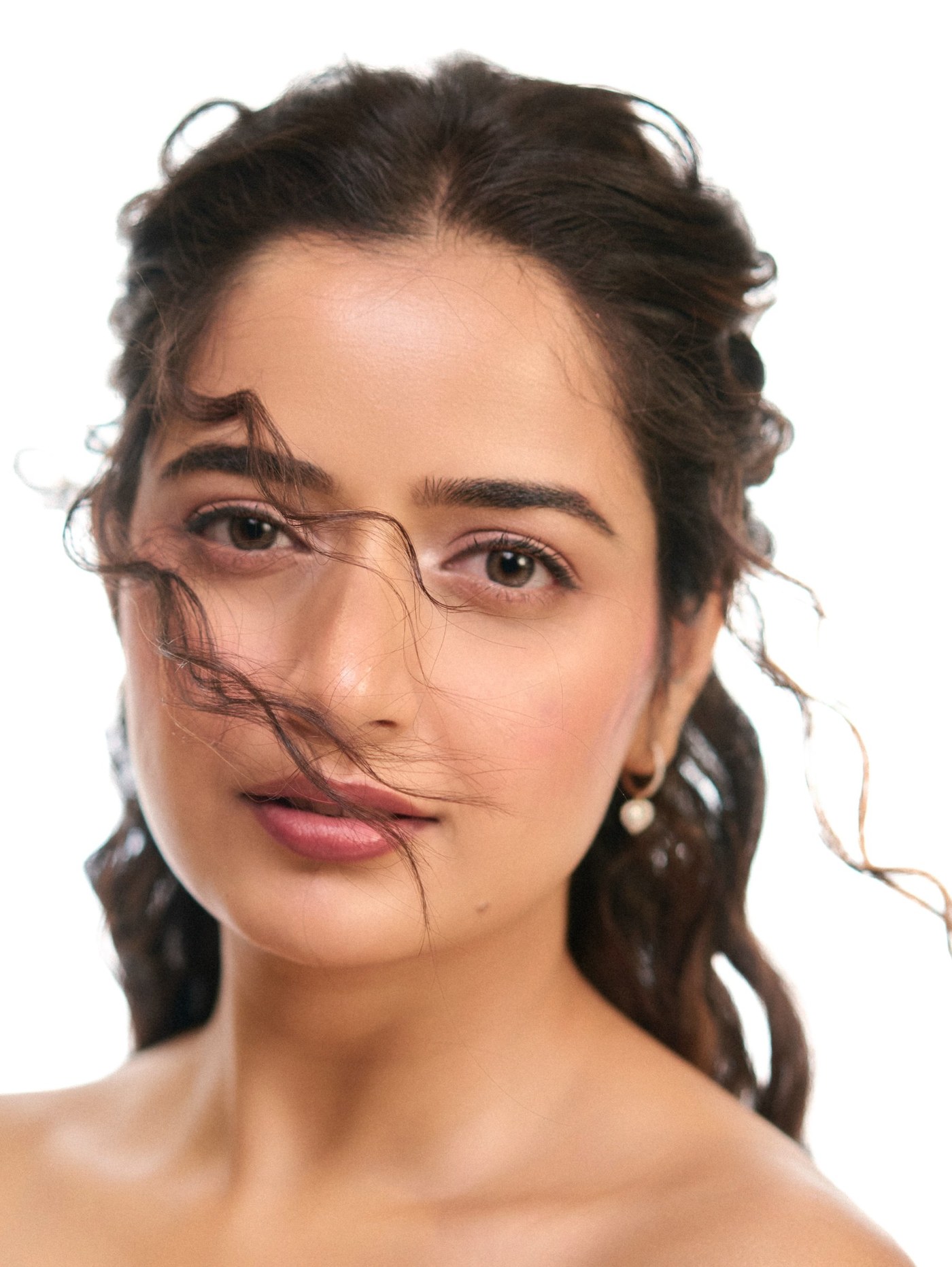 Analyzing Ashika Ranganath's Fluid Wardrobe and Pastel Palettes