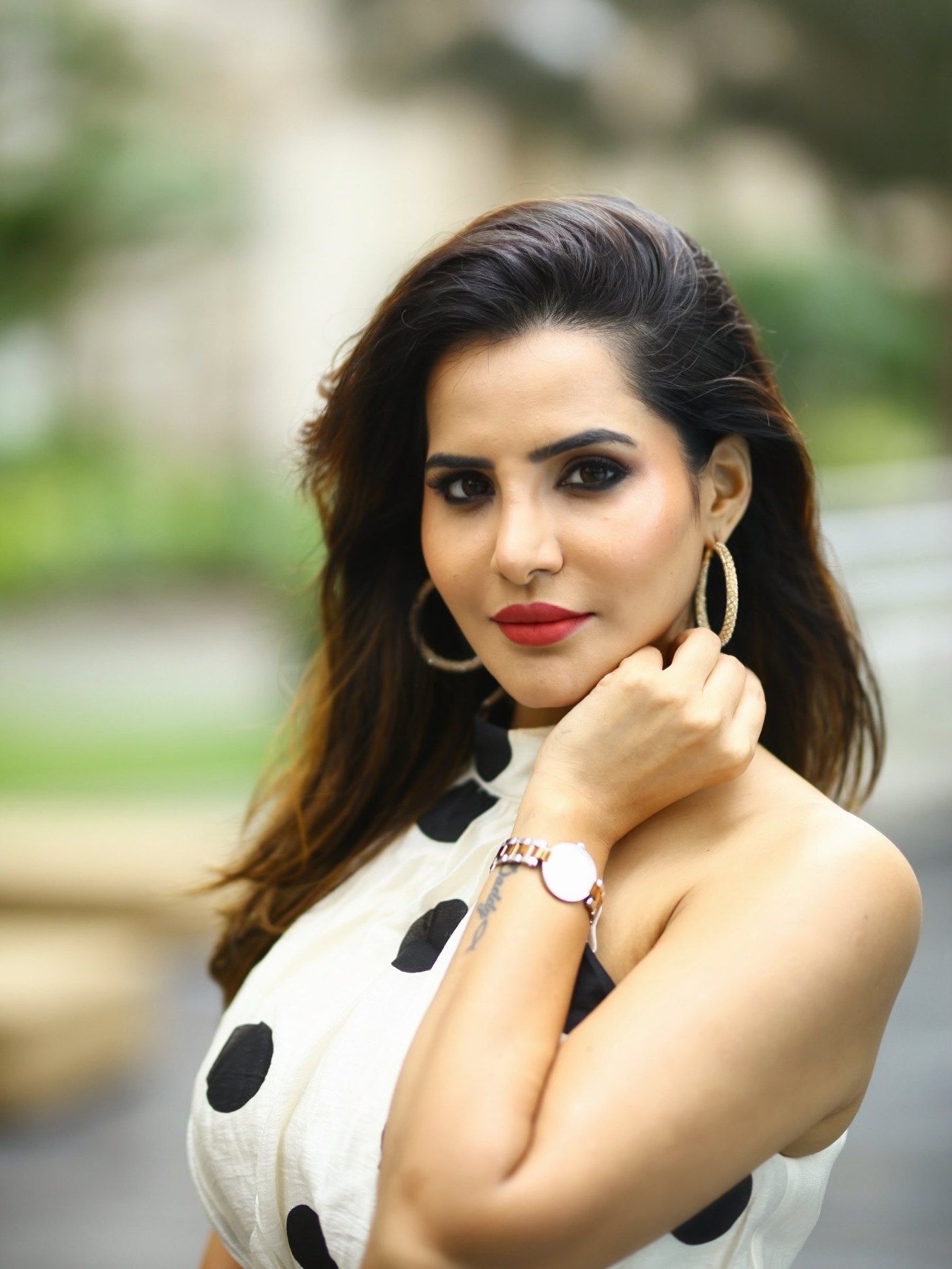 Ashu Reddy’s Poolside Glamour: Mastering Resort Wear Like a Pro