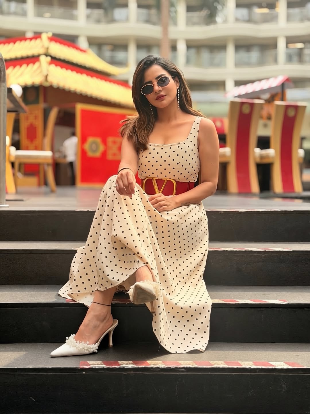 Ashu Reddys Stunning in Regal Attire at Grand Event