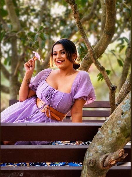 Ashwini Aanandita poses in a stunning, modern outfit for her recent glamour photoshoot.