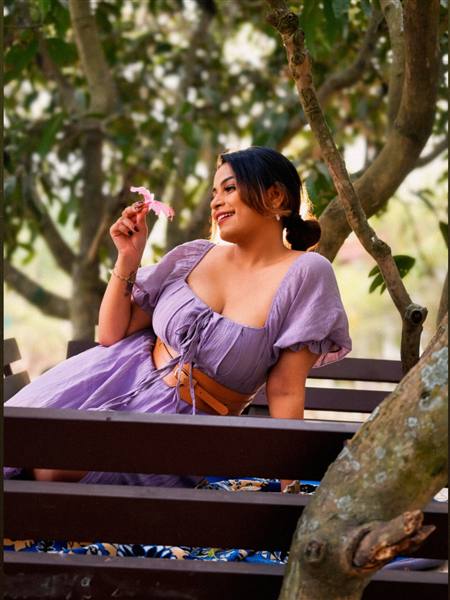 Ashwini Aanandita's Glamour Takes Over! Modern Looks Steal the Spotlight✨