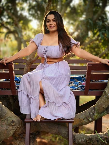 Ashwini Aanandita's Glamour Takes Over! Modern Looks Steal the Spotlight✨