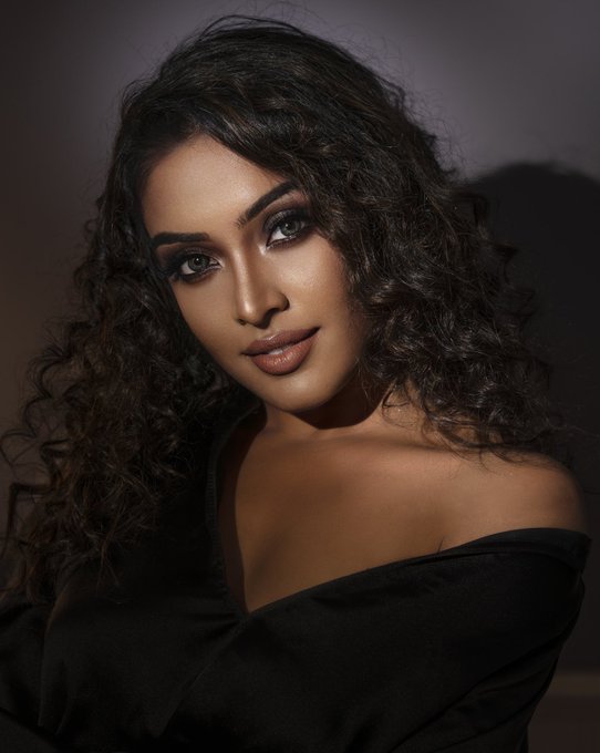 Ashwini Chandrashekar Latest Photos and Stunning Looks