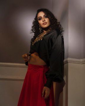 Ashwini Chandrashekar Latest Photos and Stunning Looks
