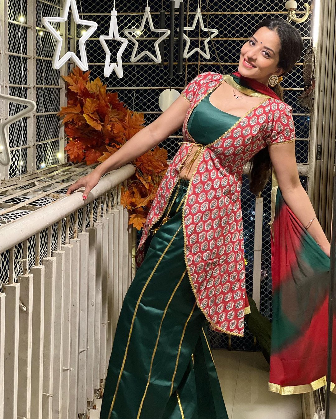 Asli Mona Lisa Latest Stills High Fashion Looks