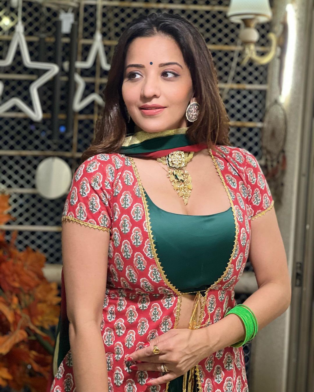 Asli Mona Lisa Latest Stills High Fashion Looks