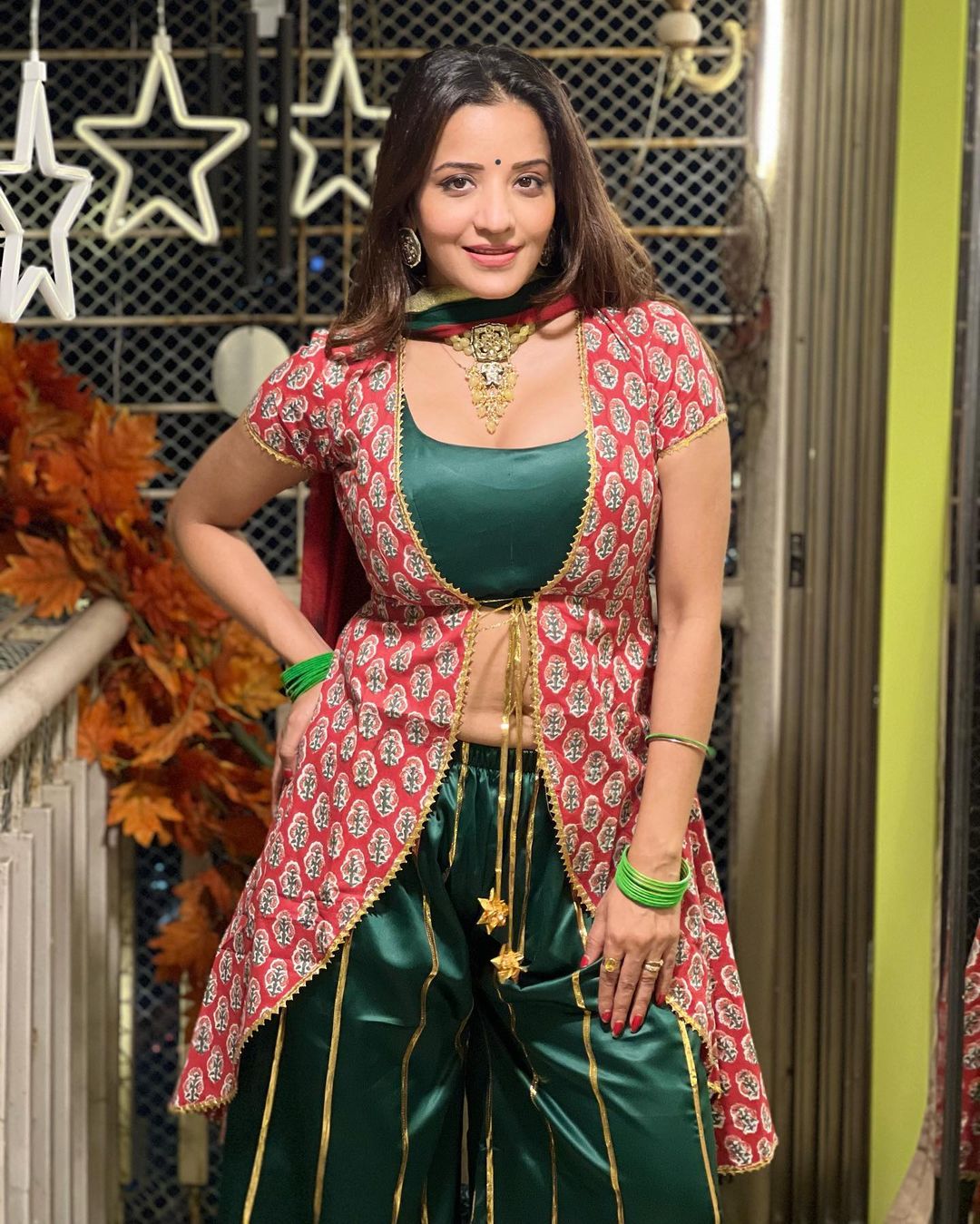 Asli Mona Lisa Latest Stills High Fashion Looks