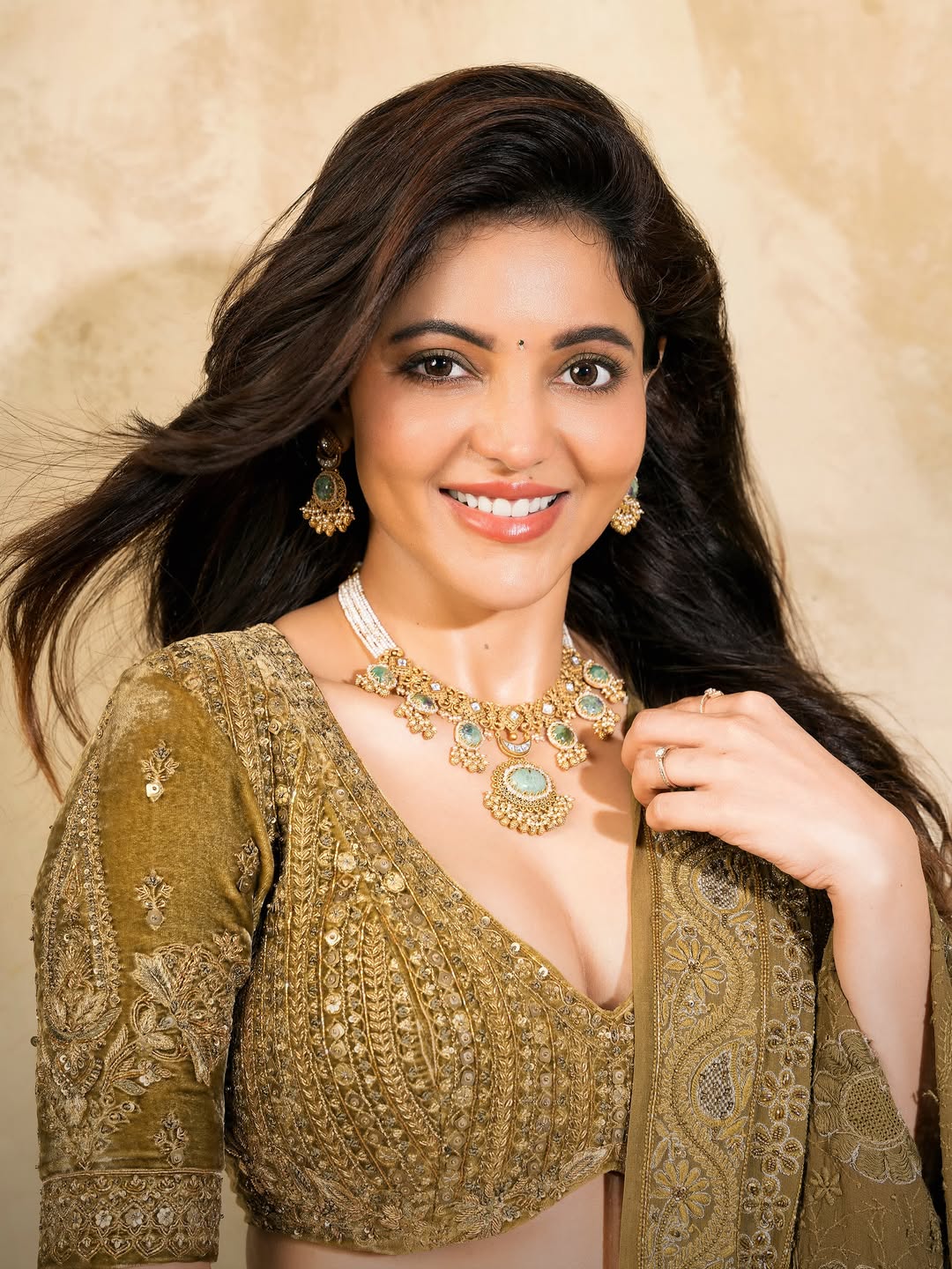Olive Gold Draping: Athulyaa's Velvet Textile Showcase
