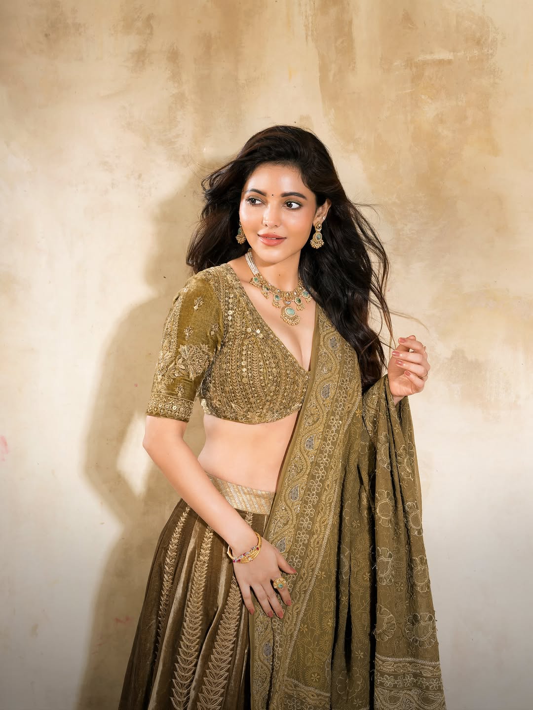 Olive Gold Draping: Athulyaa's Velvet Textile Showcase