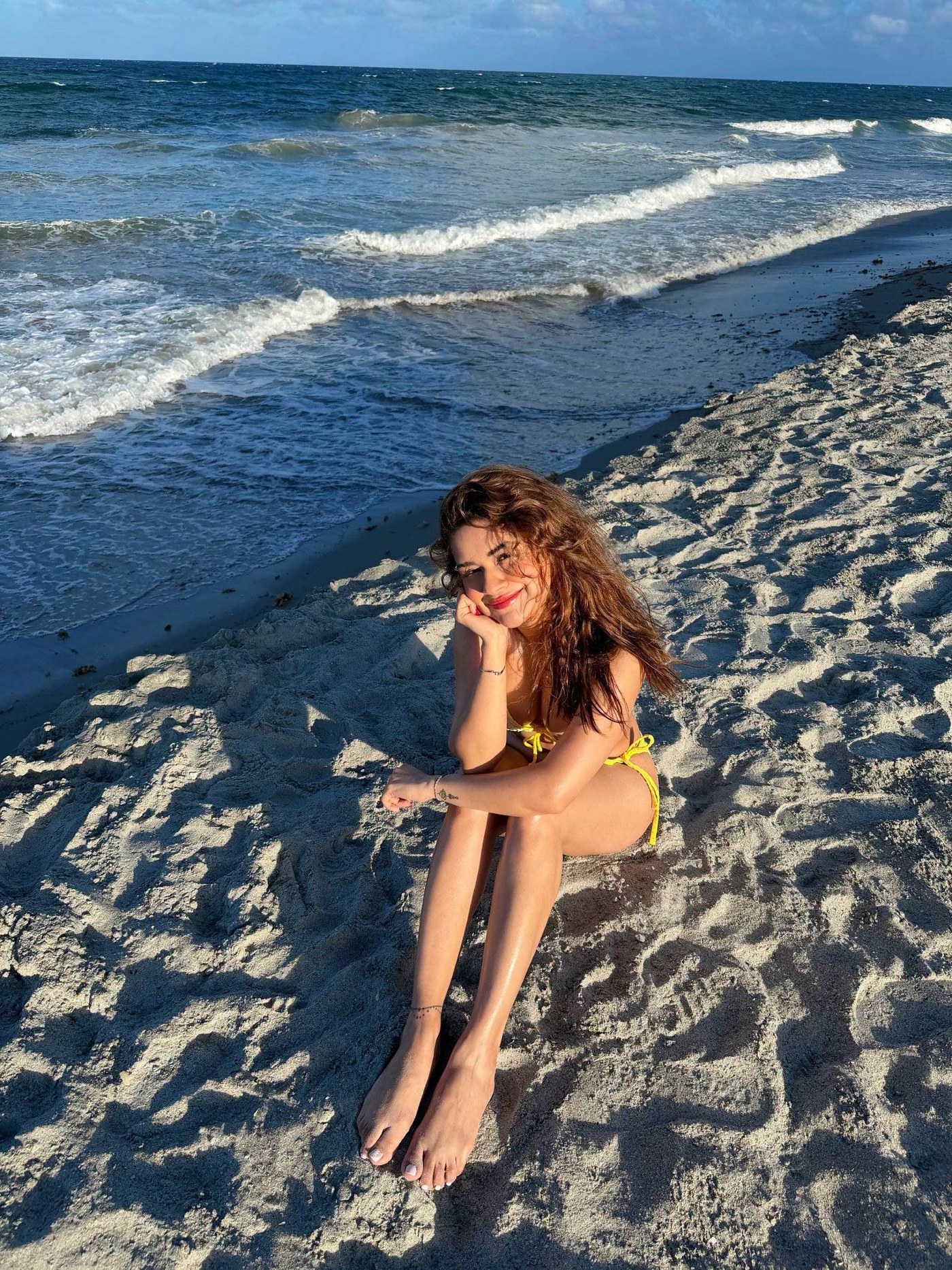 Avneet Kaur's Sunny Yellow Bikini Glows by the Sea