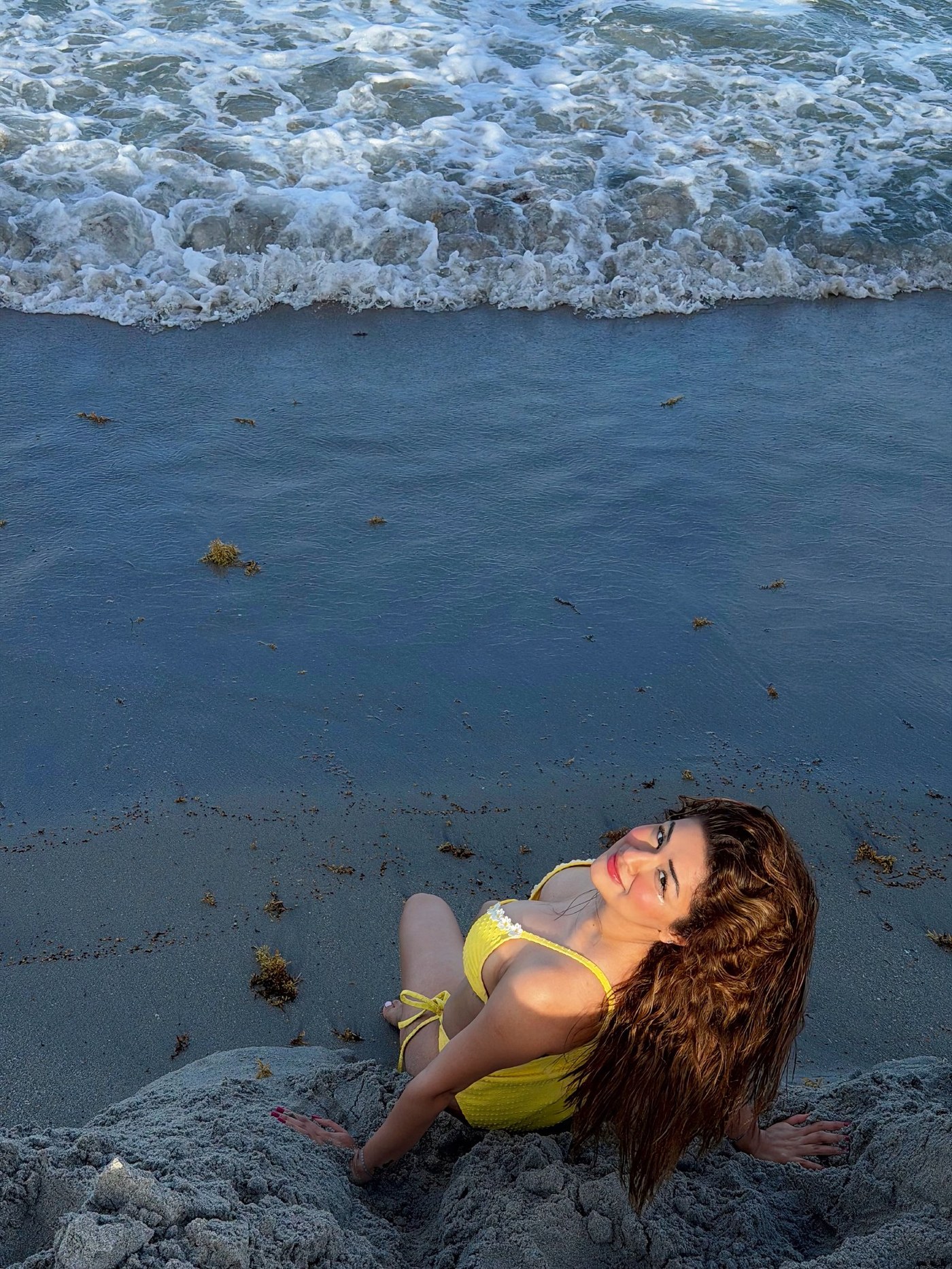 Avneet Kaur's Sunny Yellow Bikini Glows by the Sea