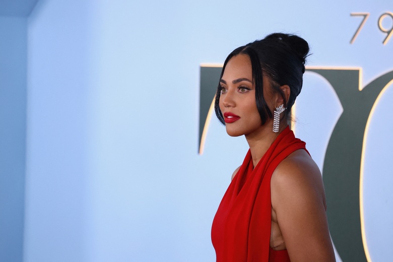 Ayesha Curry’s Red Carpet Reign: Shining Bright at the Tony Awards