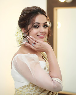 Bahavana Menon's Golden Radiance: A Stunning Photo Gallery