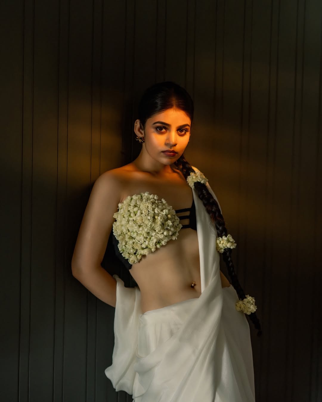 Bandhavi Sridhar’s Floral Masterpiece Stuns in Bold Fashion
