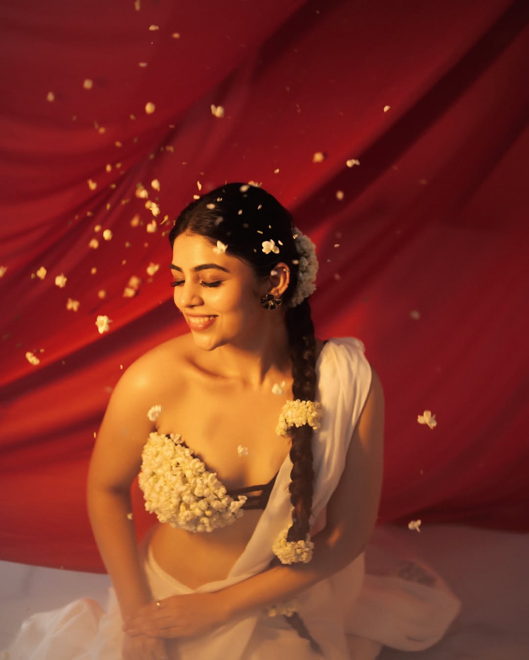 Bandhavi Sridhar’s Floral Masterpiece Stuns in Bold Fashion