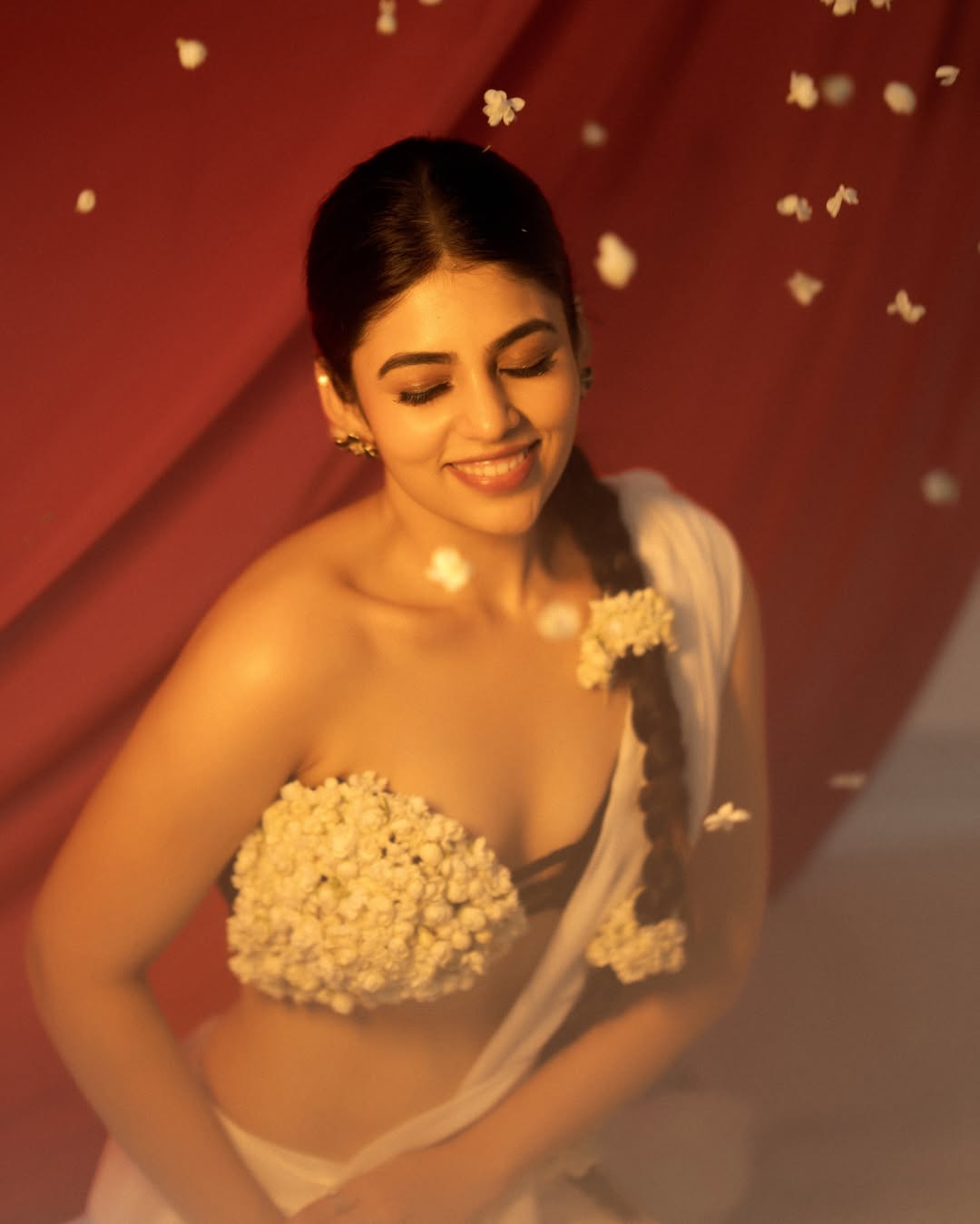 Bandhavi Sridhar’s Floral Masterpiece Stuns in Bold Fashion