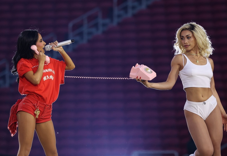 Becky G Steals the Spotlight: Showstopping Style and Star Power
