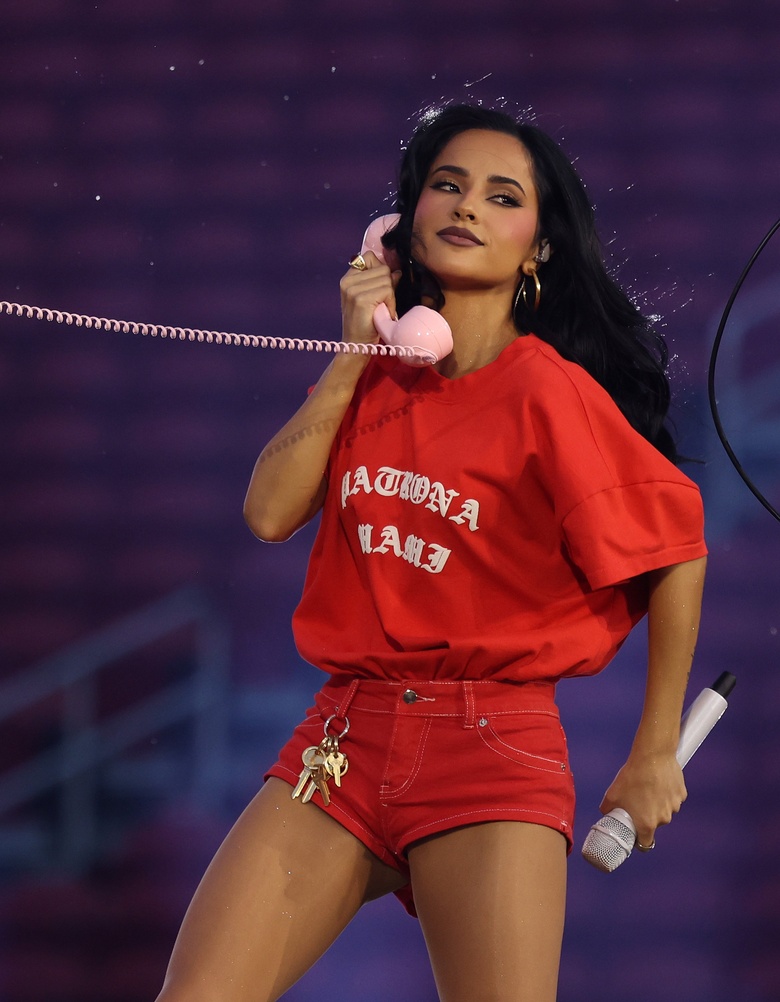 Becky G Steals the Spotlight: Showstopping Style and Star Power