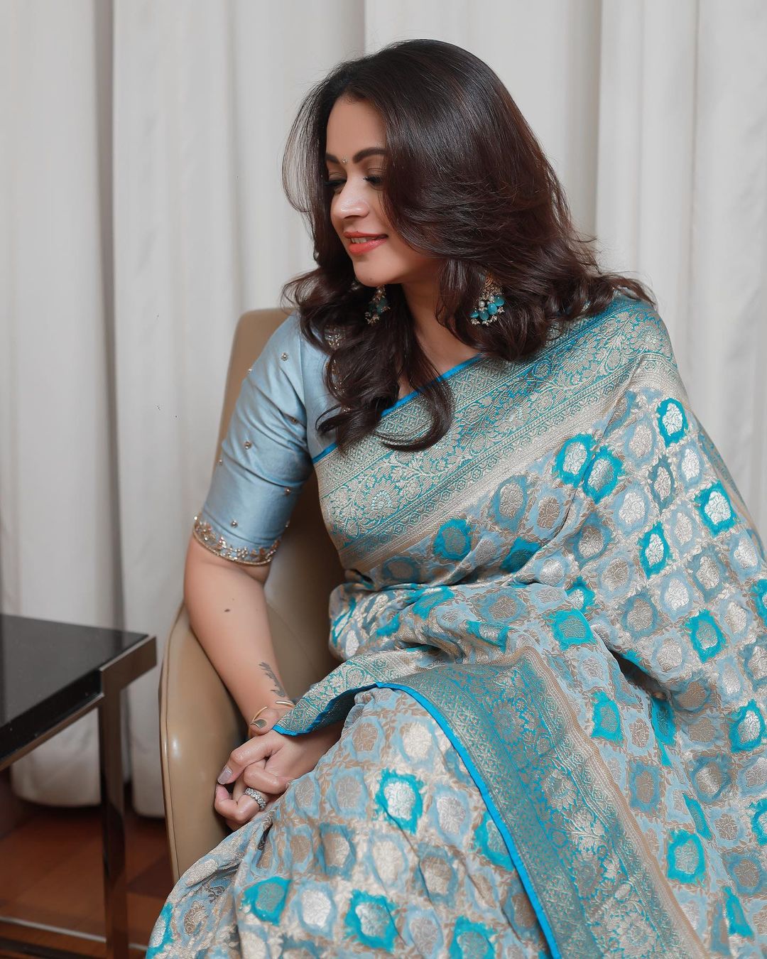 Bhavana Menon Stunning Latest Saree Photos and Traditional Looks