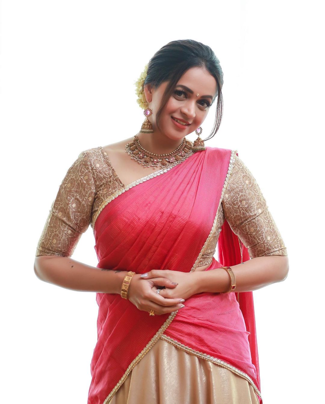 Bhavana Menon Stunning Onam Saree Photos and Kerala Elegance