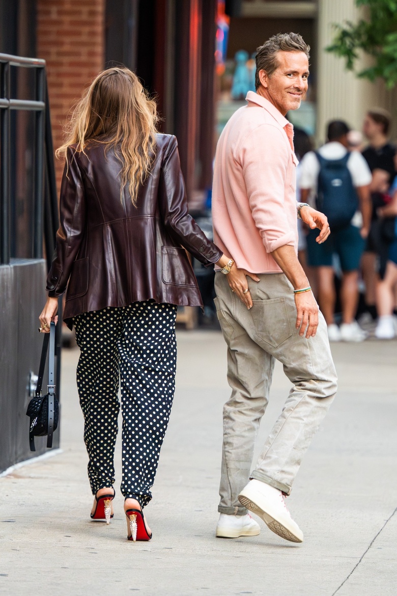 Blake Lively's Stunning Summer Glamour Captures Hearts