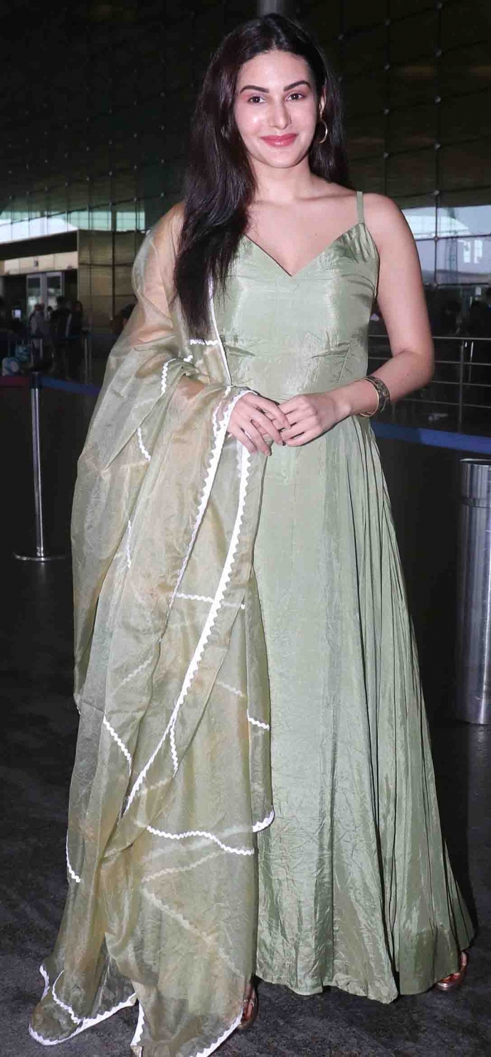 Amyra Dastur Glows Up! Stunning Looks Steal Every Spotlight