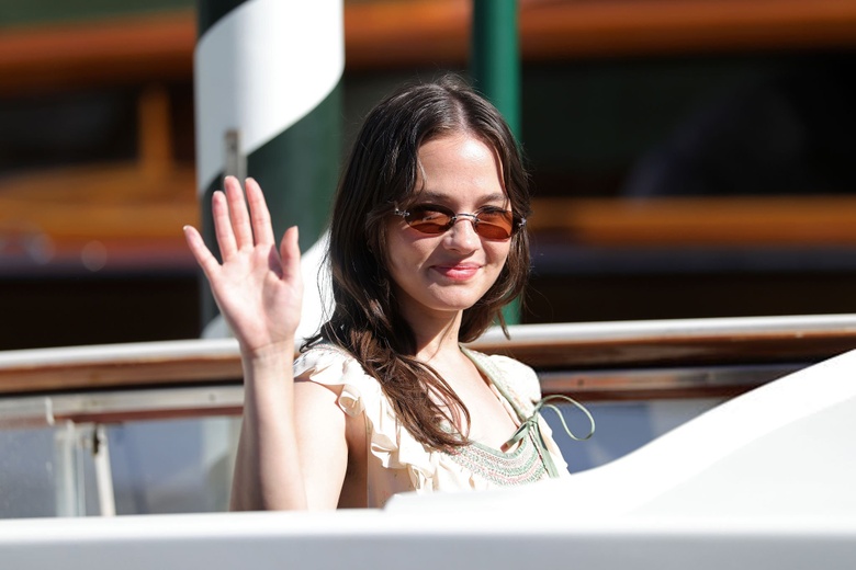 Cailee Spaeny Stuns in Chic Ensemble at Prestigious Film Festival Event