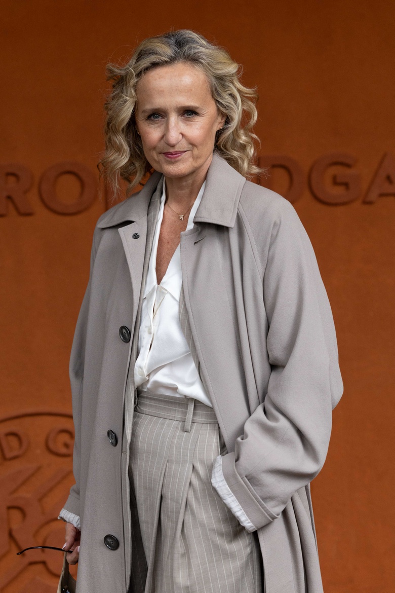 Caroline Roux Steals the Show at Parisian Photocall!
