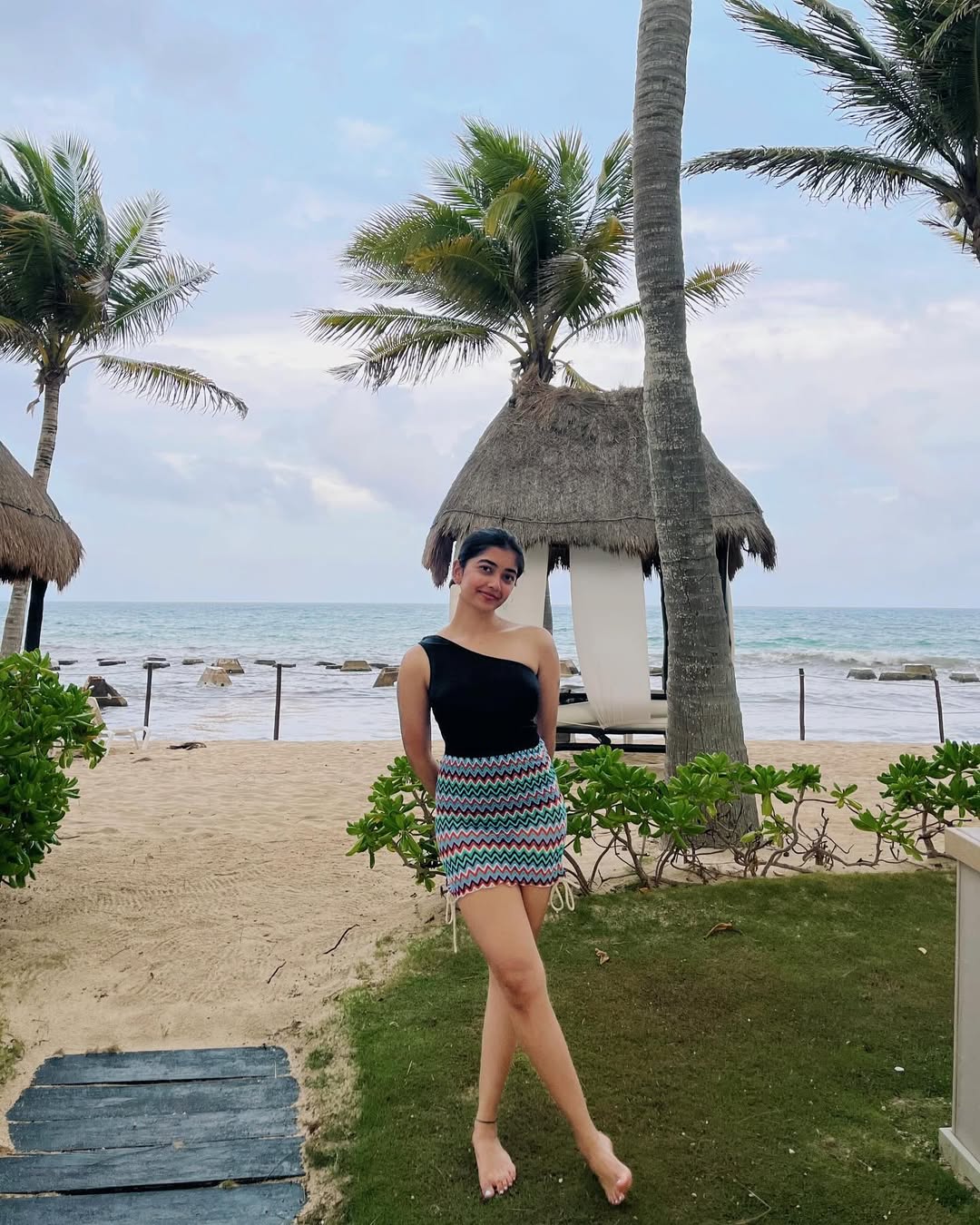 Saisha's Daytime Aesthetic: Floral Shorts and Layered Necklaces