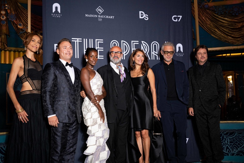 A Parisian Dream: Caterina Murino Captivates at the Opera Premiere