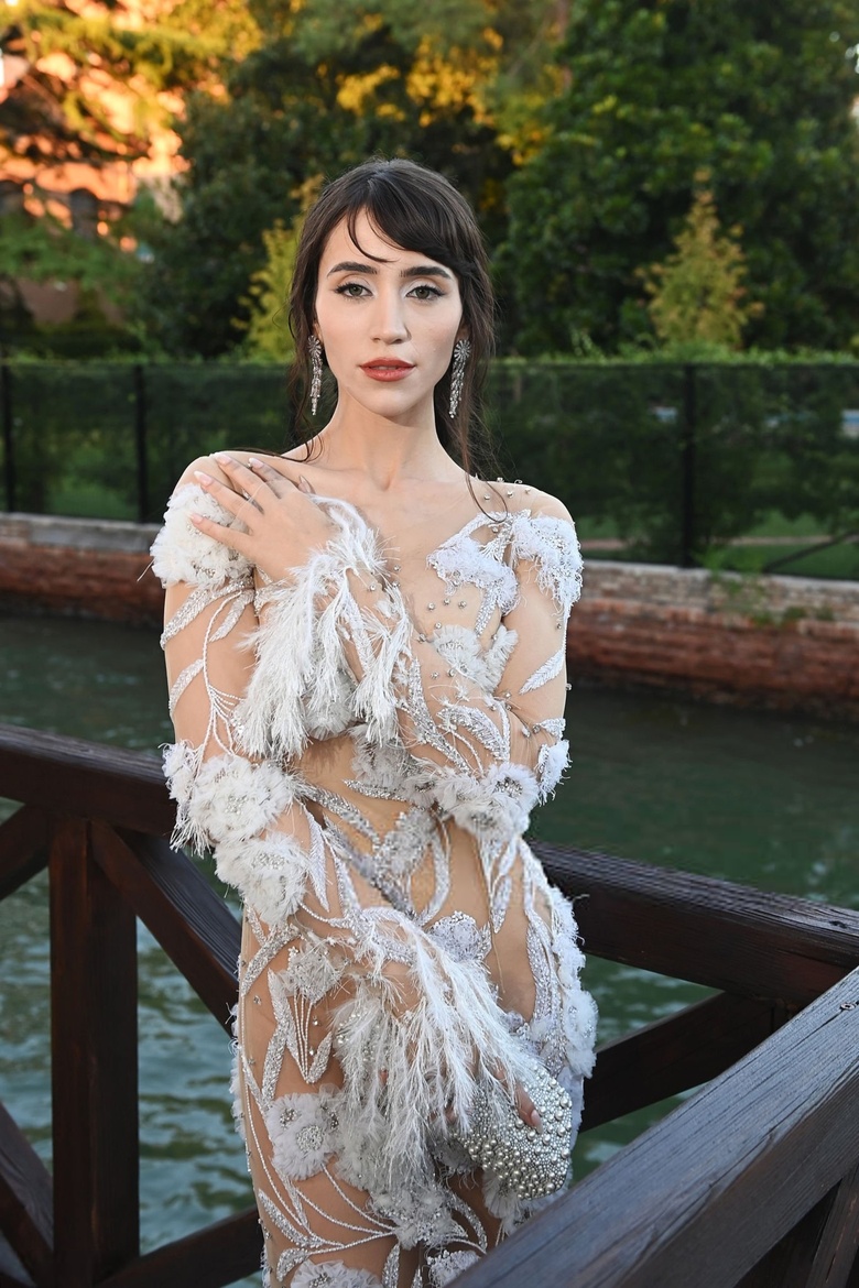 Caylee Cowan Glows in Venice: Effortless Chic at the amfAR Gala