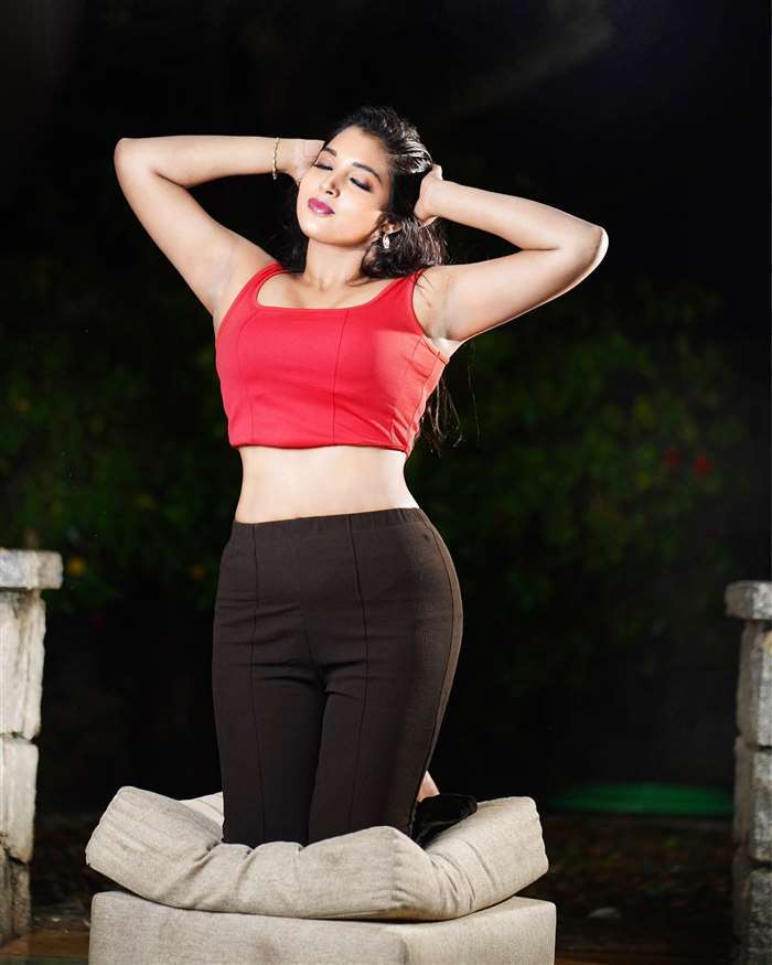 Chandrika Revathi's Stunning Red & Blue Ensemble